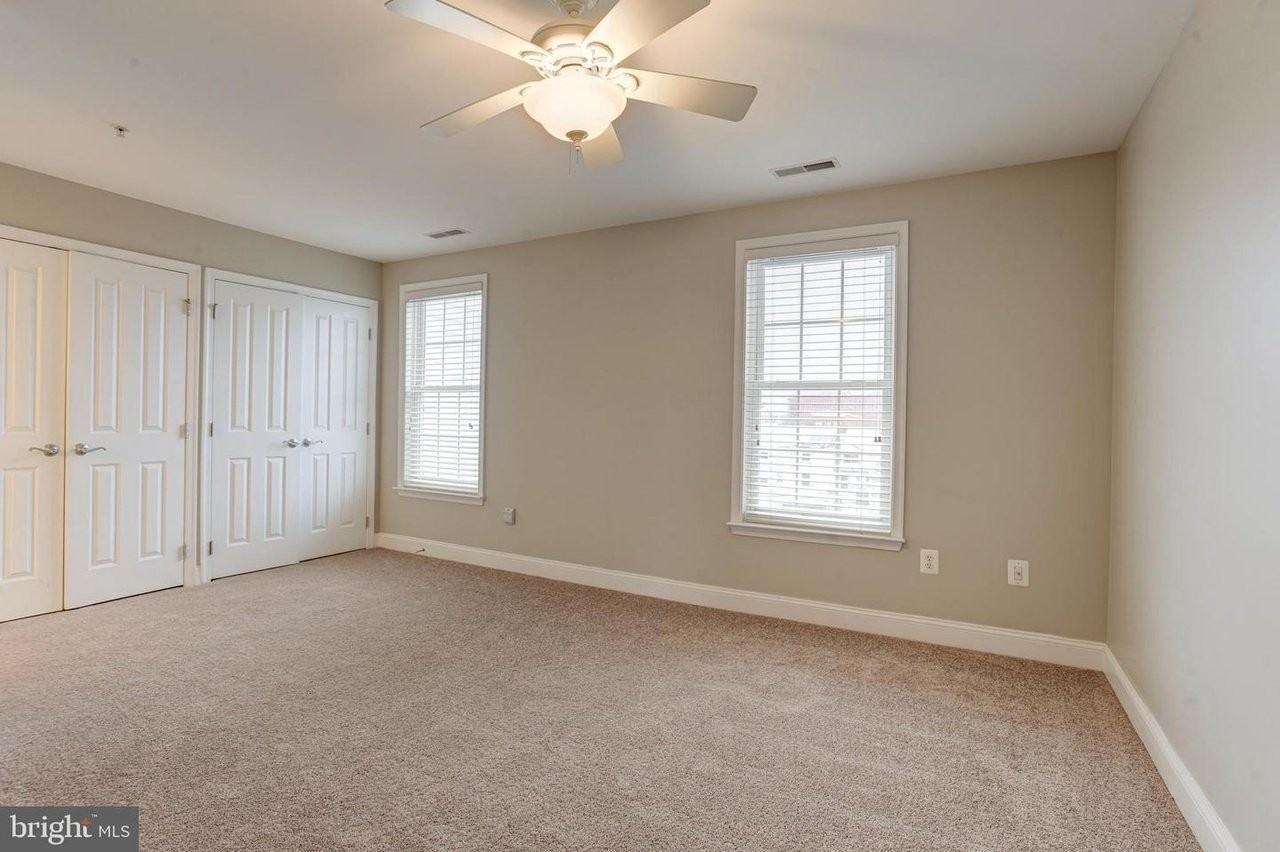 833 Ramsay St - Photo 4 of 11