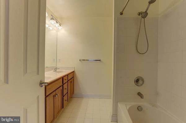 833 Ramsay St - Photo 6 of 11