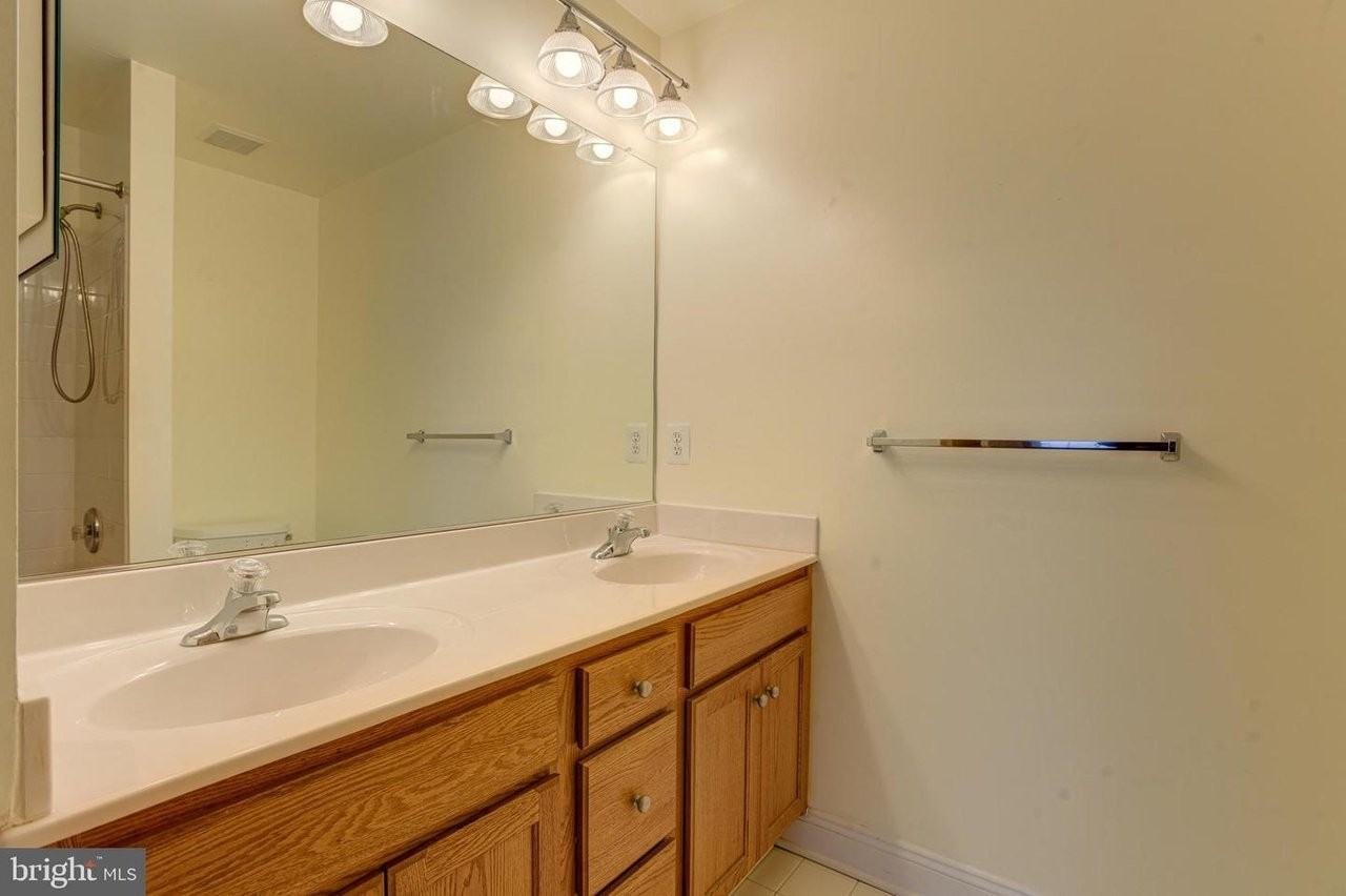 833 Ramsay St - Photo 7 of 11