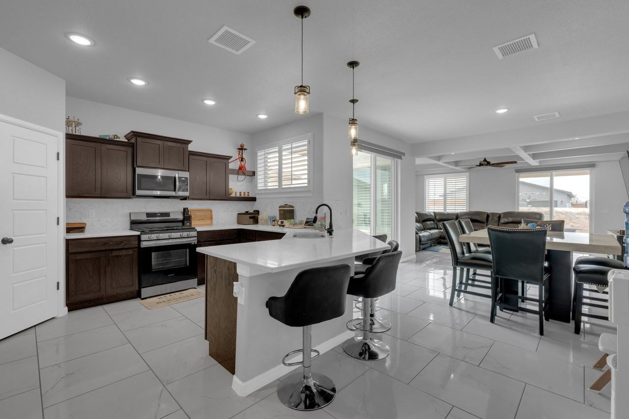 2508 Mike Price Dr - Photo 2 of 21