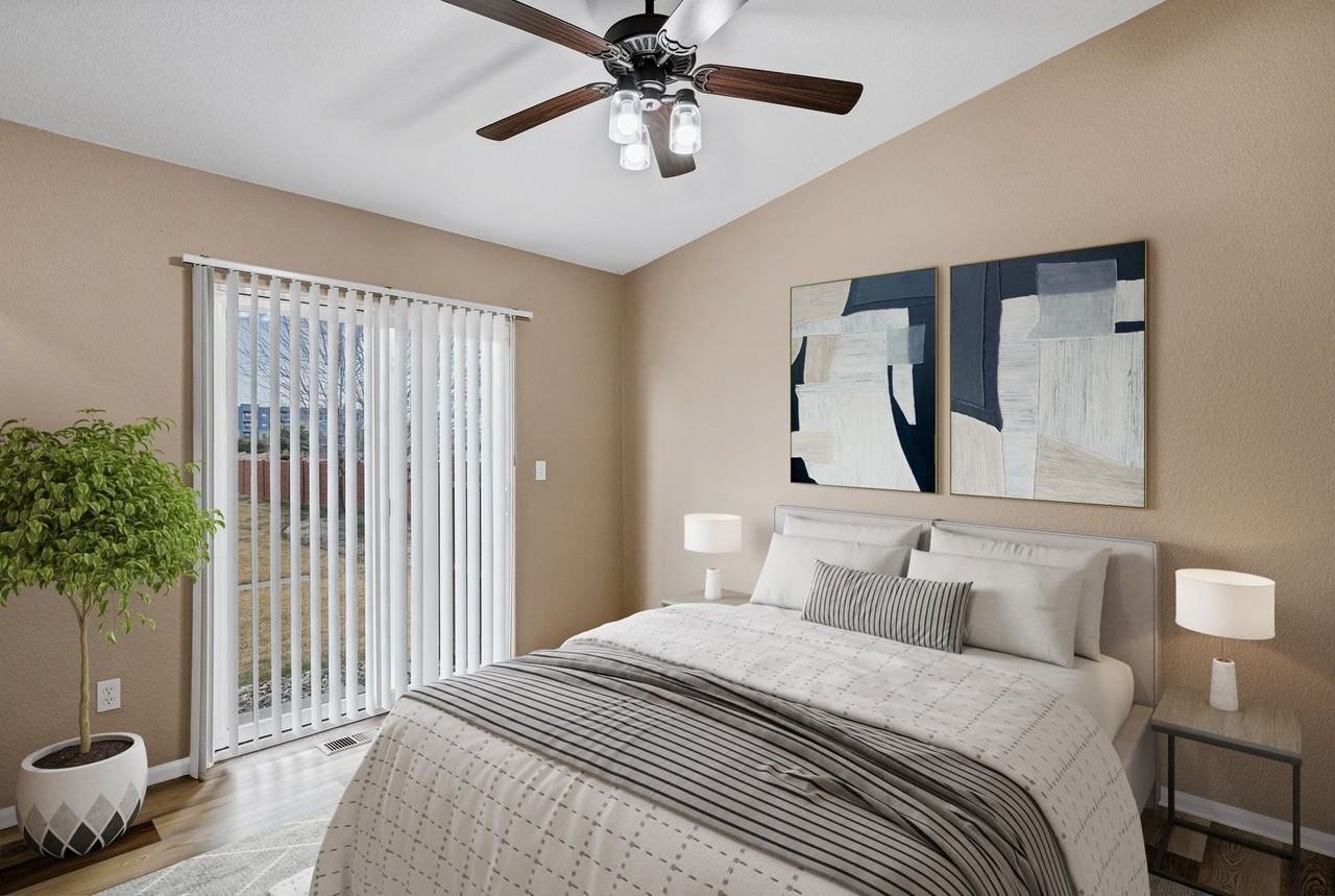 5686 Sunshade Pt - Photo 5 of 43
