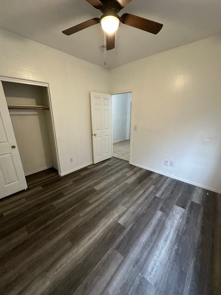 916 W Carter Rd - Photo 2 of 19