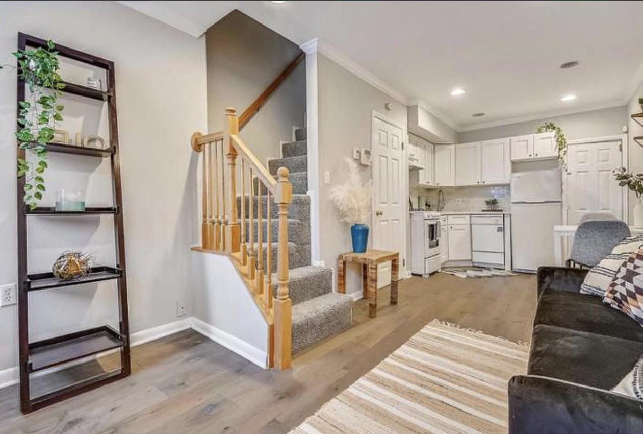 42 E Barney St - Photo 3 of 20