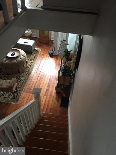 355 Mercy St - Photo 3 of 7