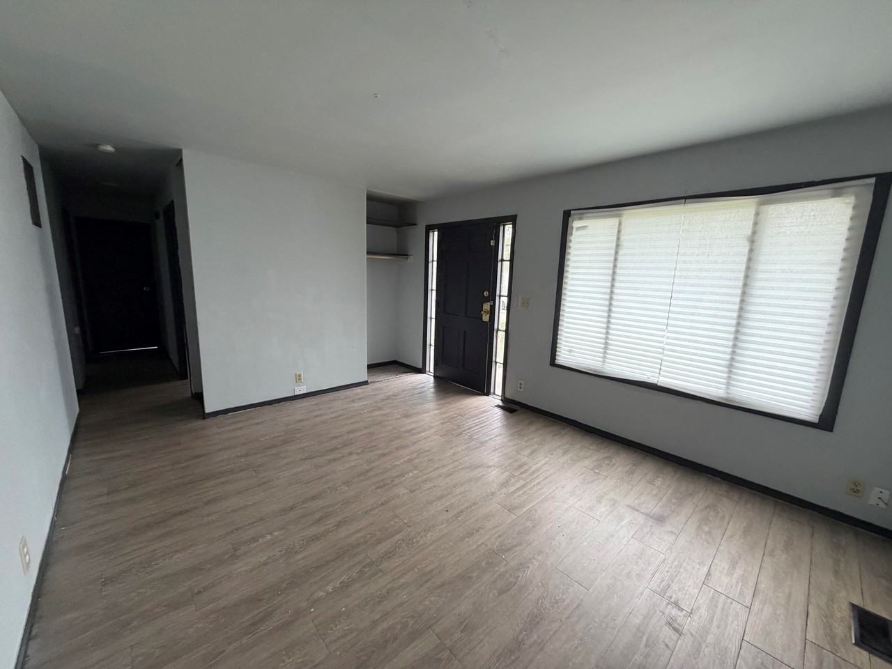 1014 Koehn Dr - Photo 7 of 12