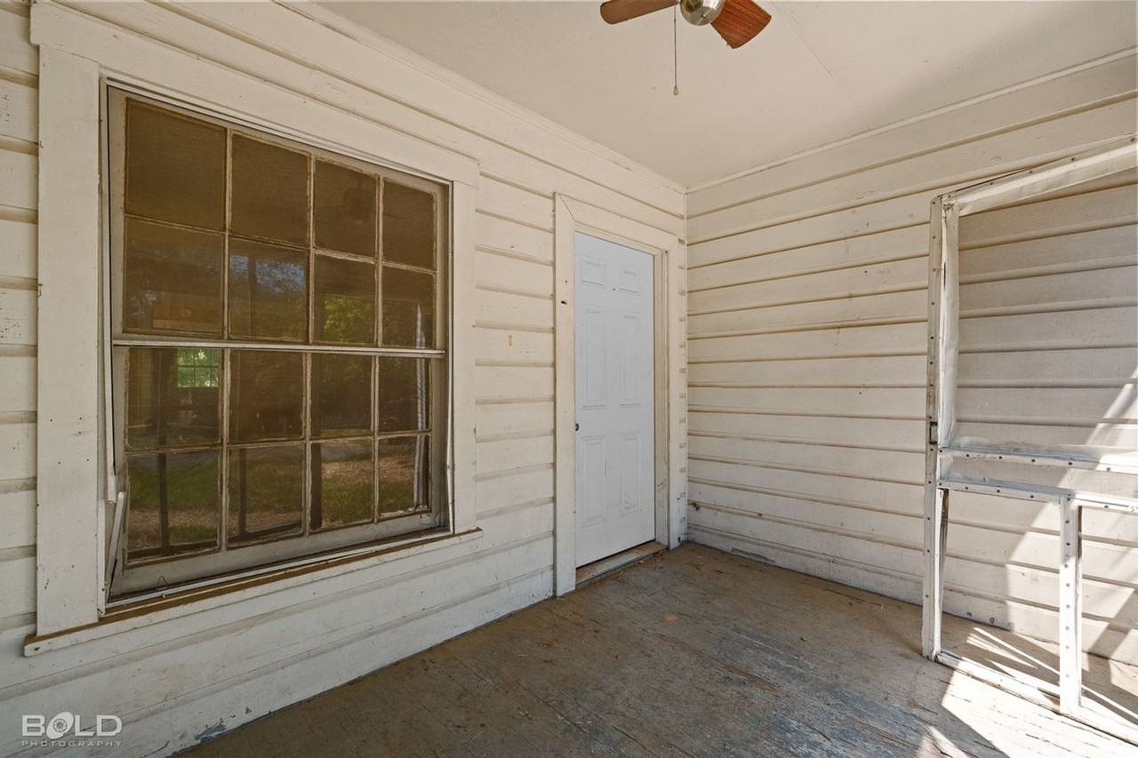 3420 Darien St - Photo 4 of 8