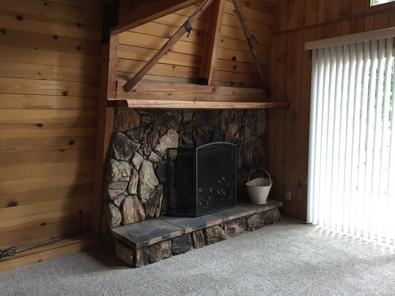 2037 Fox Ln - Photo 6 of 19