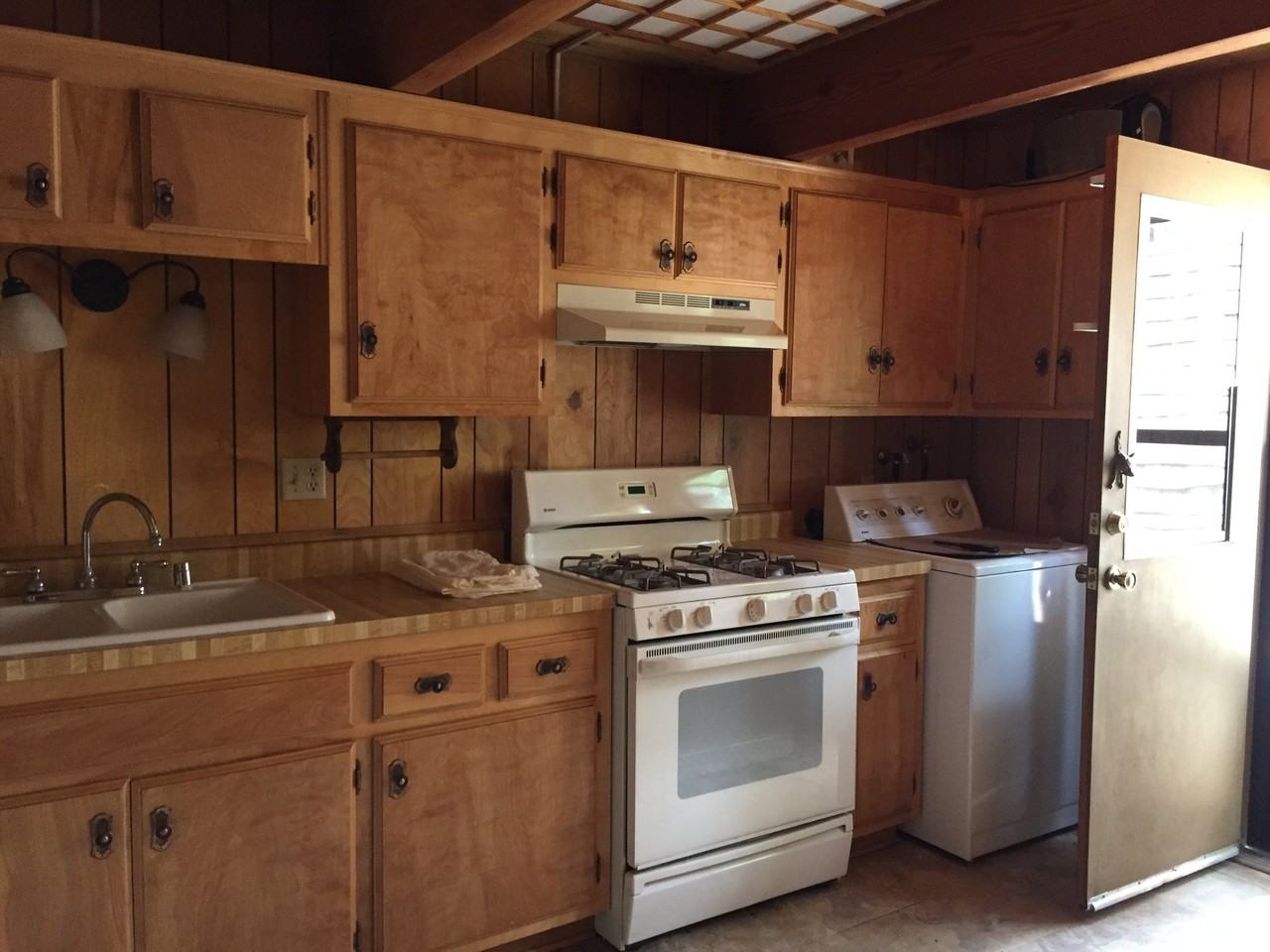 2037 Fox Ln - Photo 7 of 19