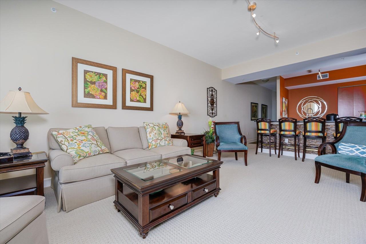 Brandon St #LPH1 - Photo 5 of 20