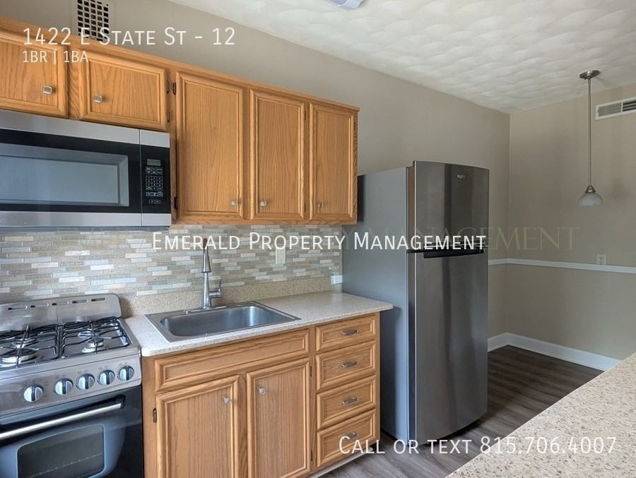 1422 E State St #12 - Photo 5 of 8