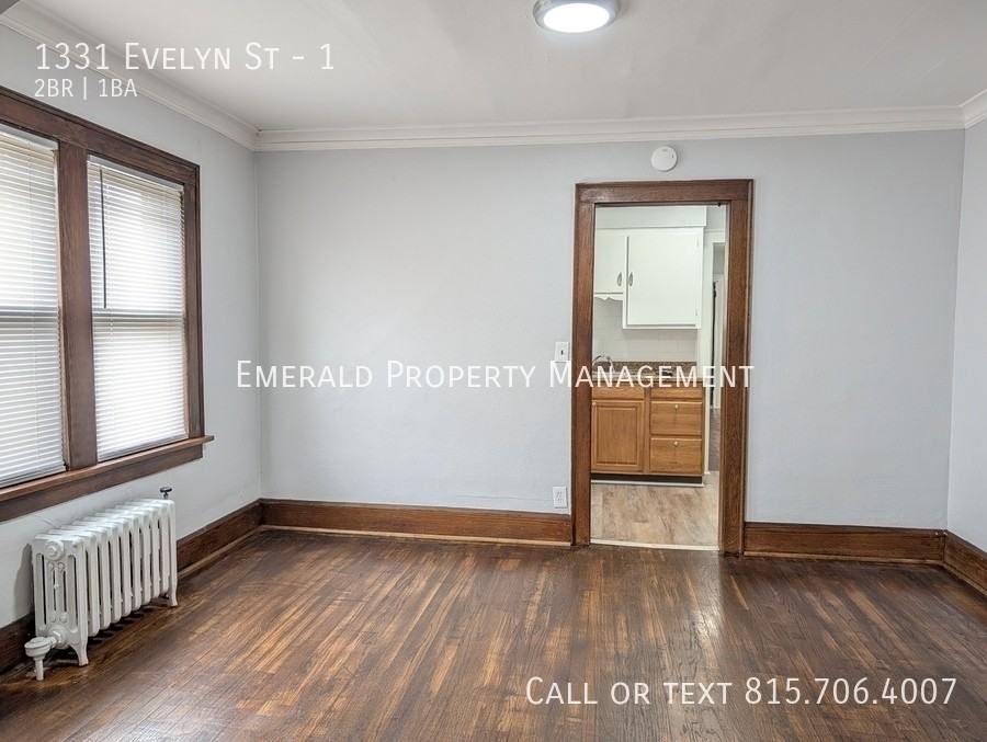 1331 Evelyn St #1 - Photo 4 of 14