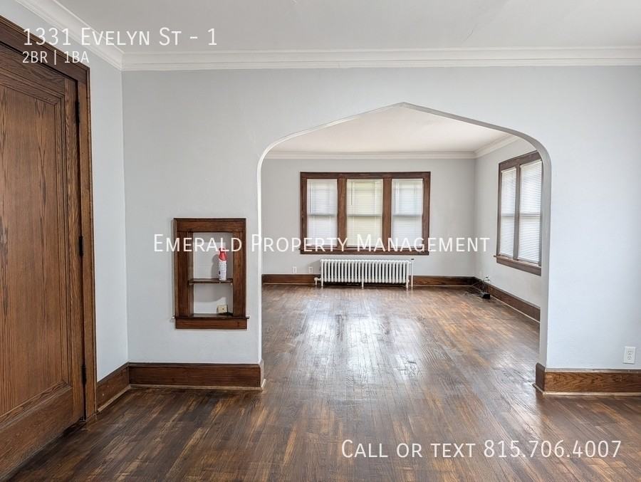 1331 Evelyn St #1 - Photo 5 of 14