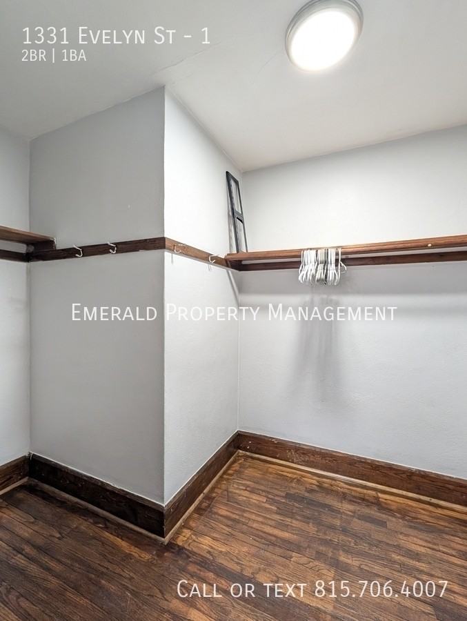 1331 Evelyn St #1 - Photo 6 of 14