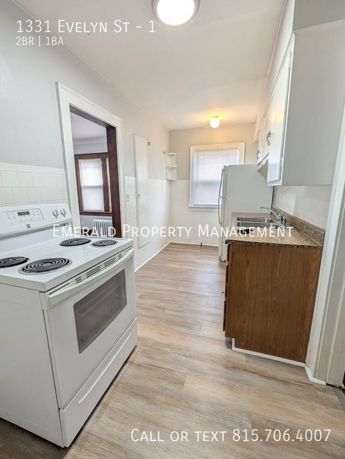 1331 Evelyn St #1 - Photo 7 of 14