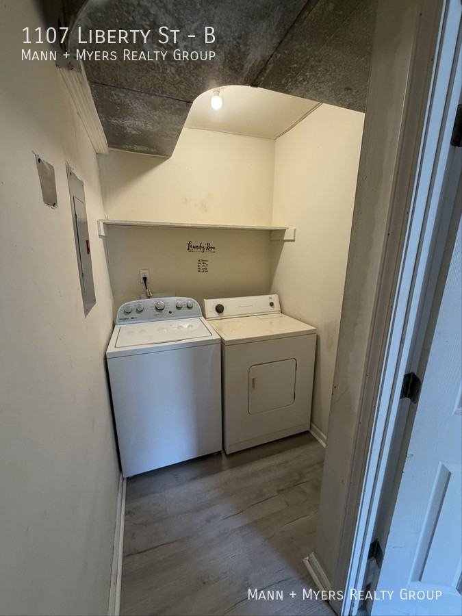 1107 Liberty St #B - Photo 7 of 10