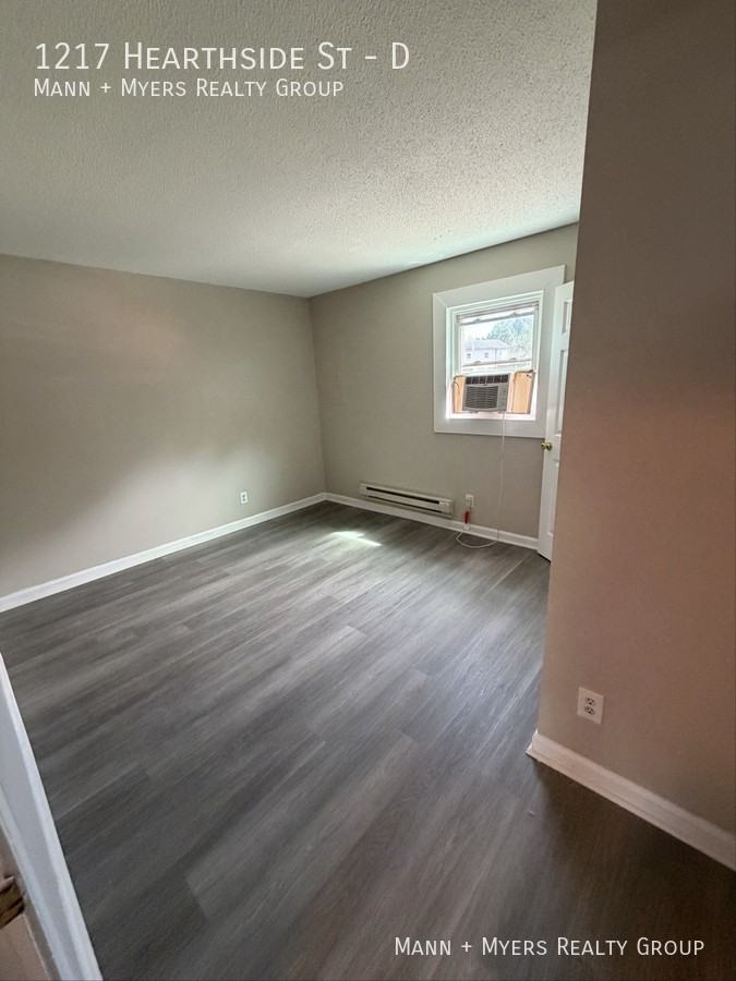 1217 Hearthside St #D - Photo 2 of 6