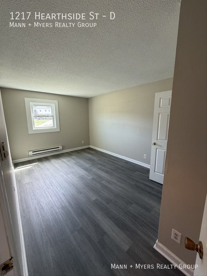 1217 Hearthside St #D - Photo 3 of 6