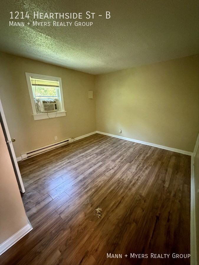 1214 Hearthside St #B - Photo 4 of 8