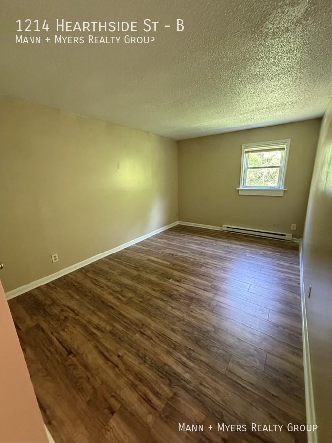 1214 Hearthside St #B - Photo 5 of 8