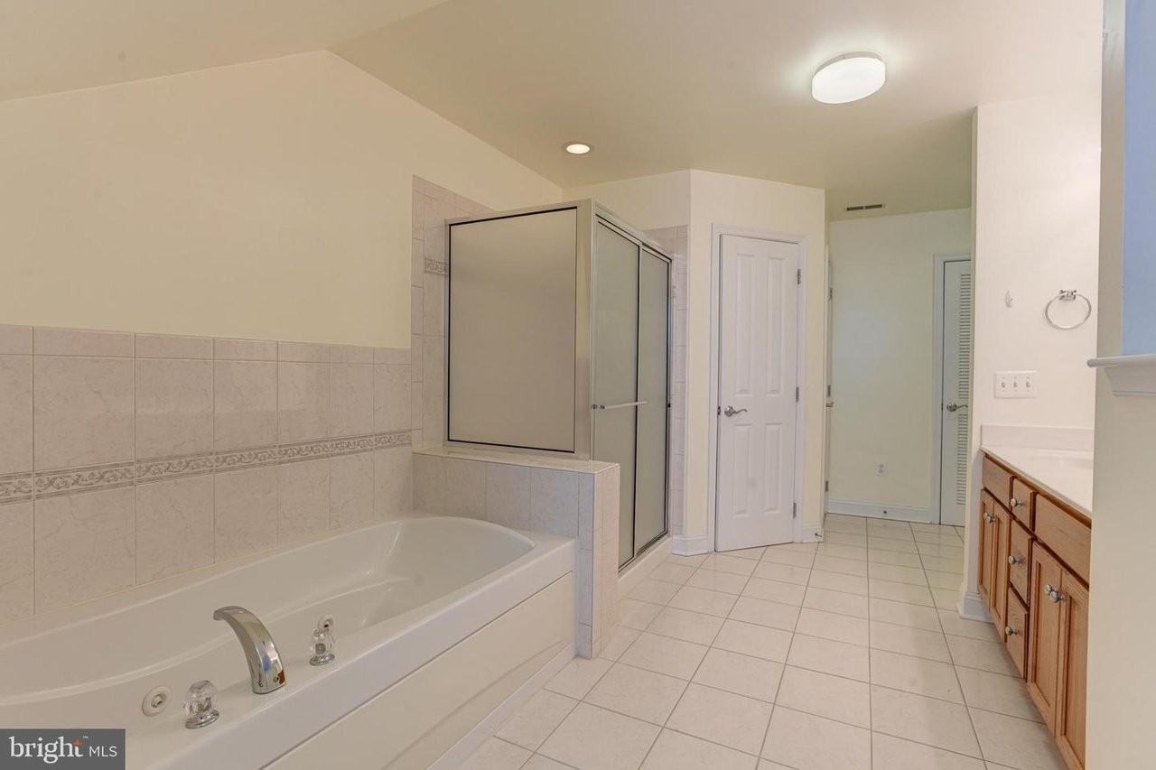 833 Ramsay St - Photo 7 of 12
