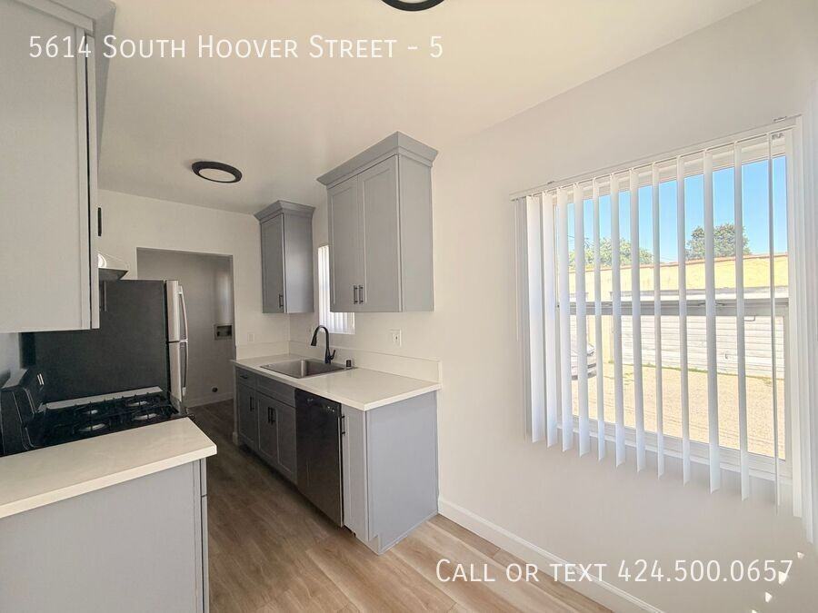 5614 S Hoover St #5 - Photo 7 of 14