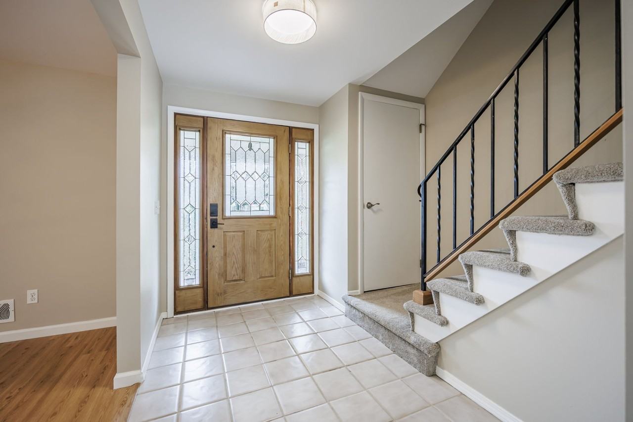 10 Stuyvesant Rd - Photo 3 of 18