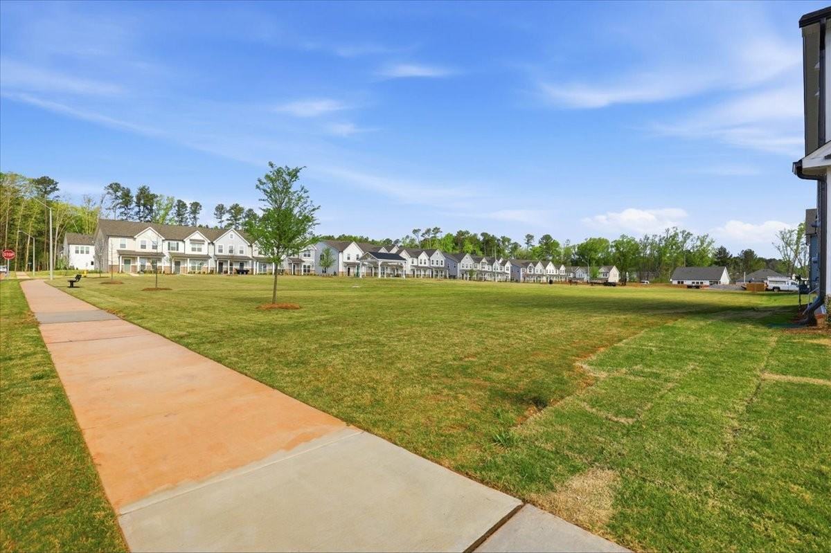 513 Prestonfield Way - Photo 3 of 20