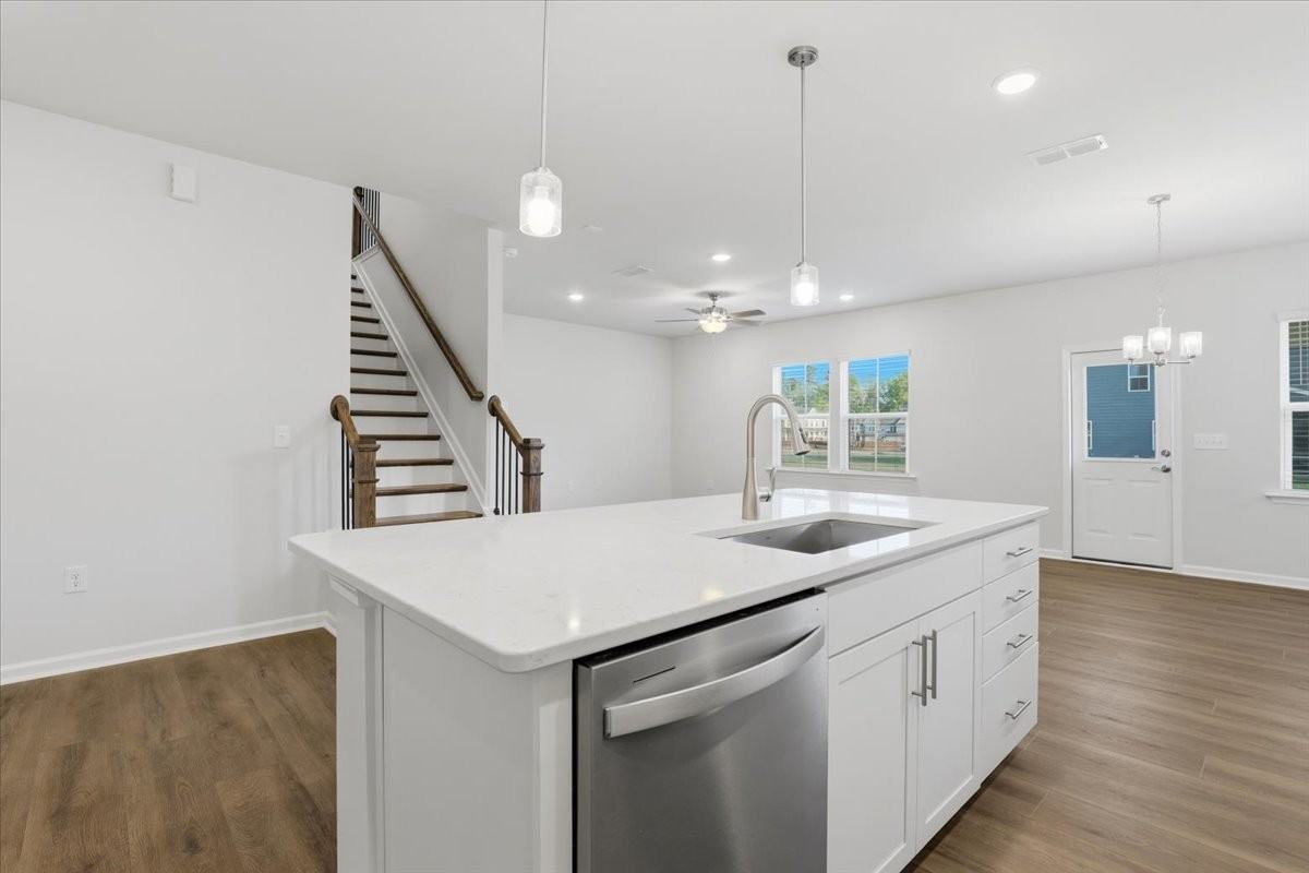 513 Prestonfield Way - Photo 5 of 20