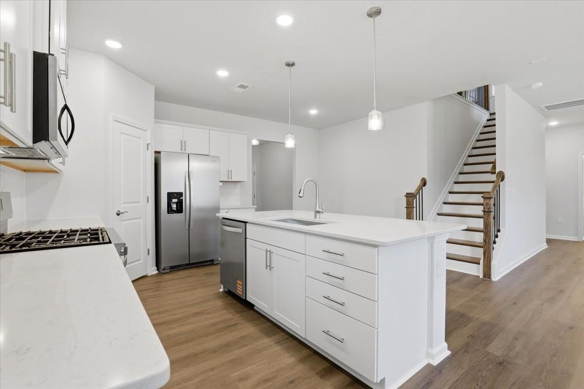 513 Prestonfield Way - Photo 6 of 20