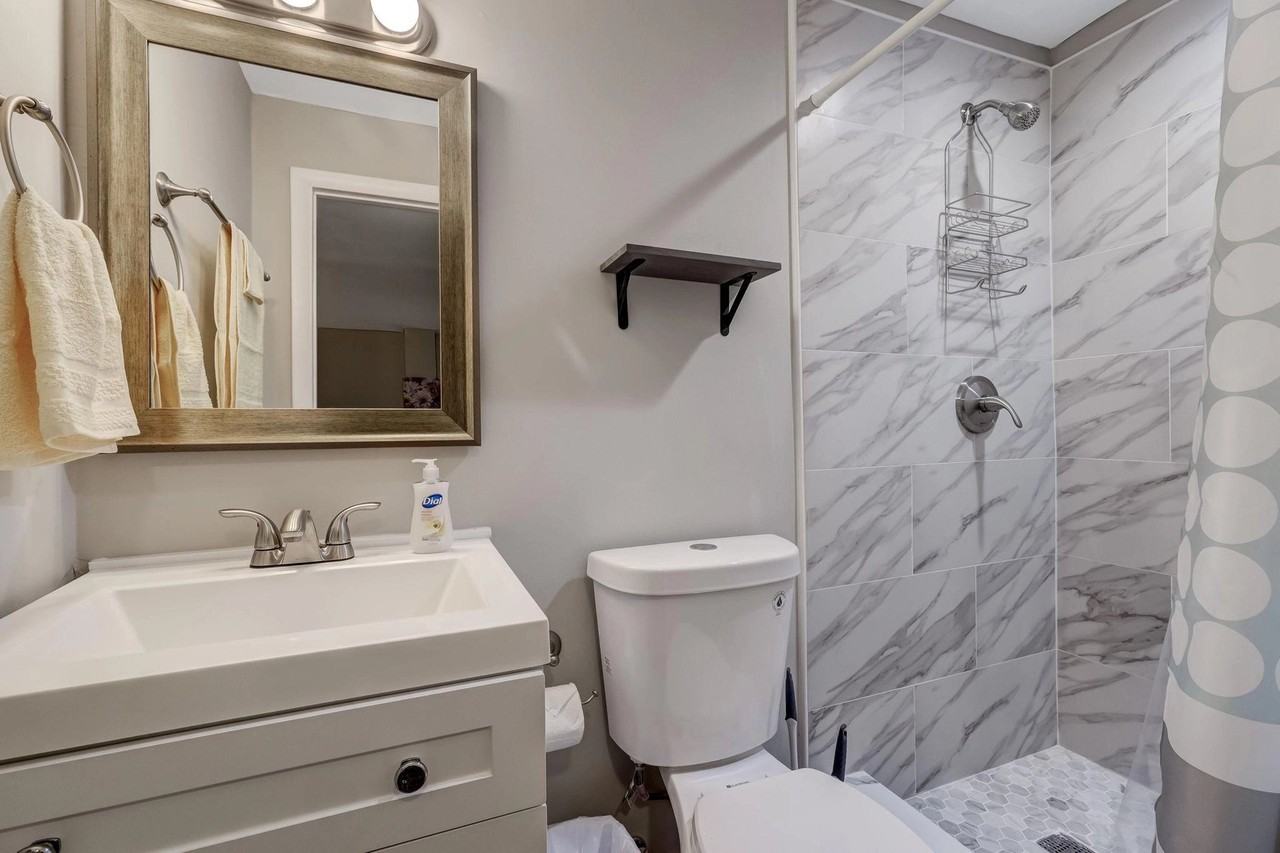 7206 Ridgeway Rd N - Photo 3 of 11