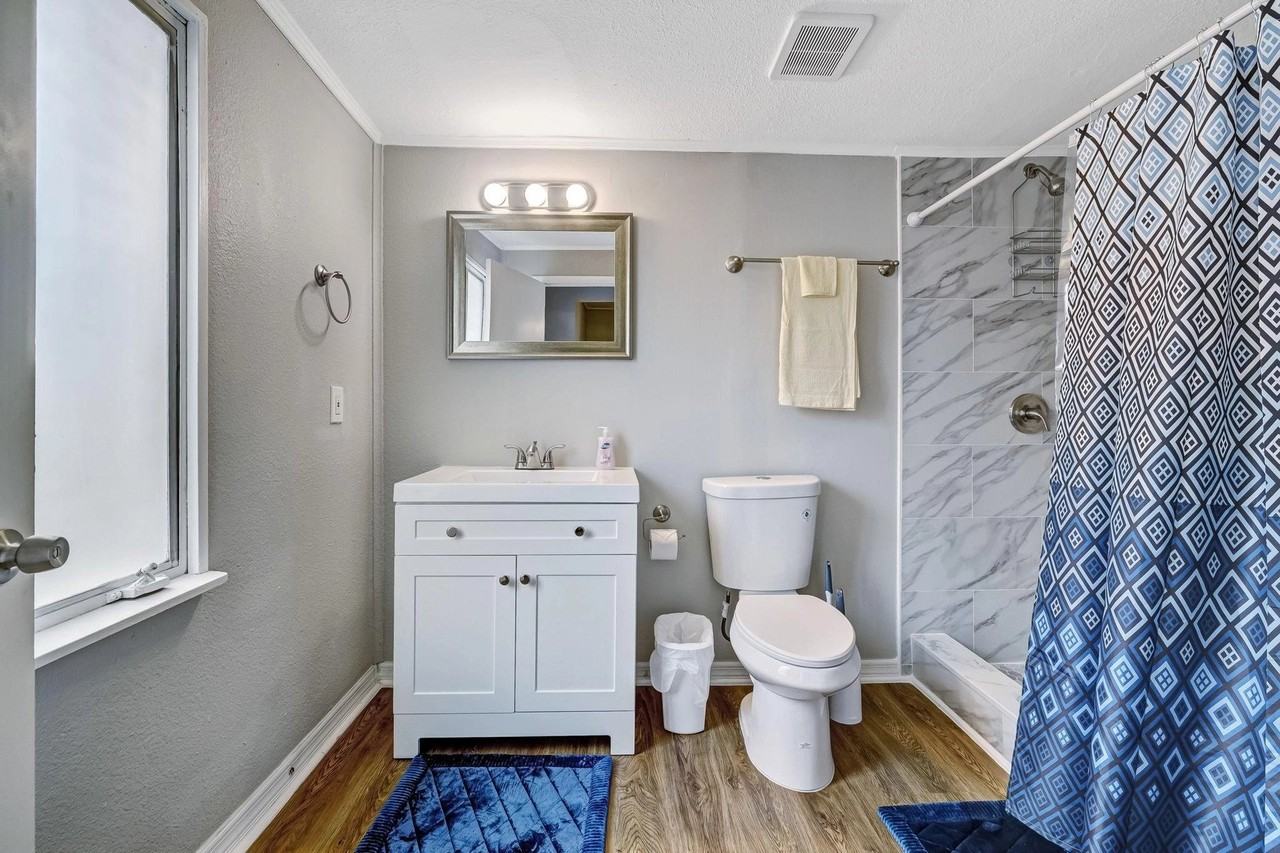 7206 Ridgeway Rd N - Photo 4 of 11