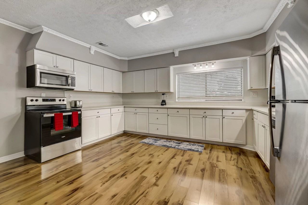 7206 Ridgeway Rd N - Photo 7 of 11