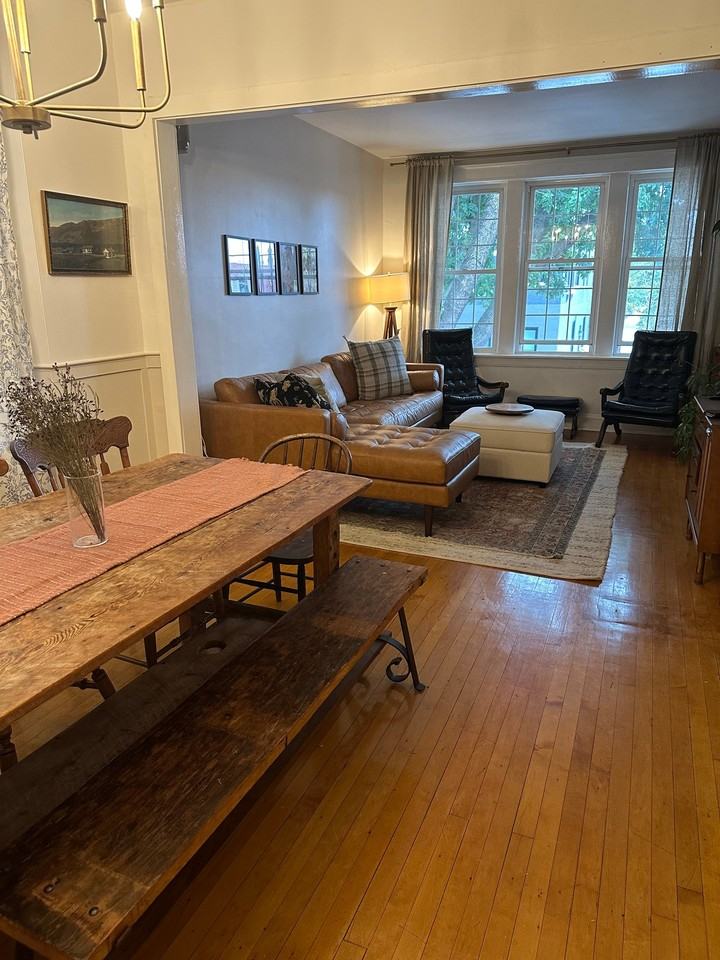 2333 S Hoyne Ave #3 - Photo 2 of 14