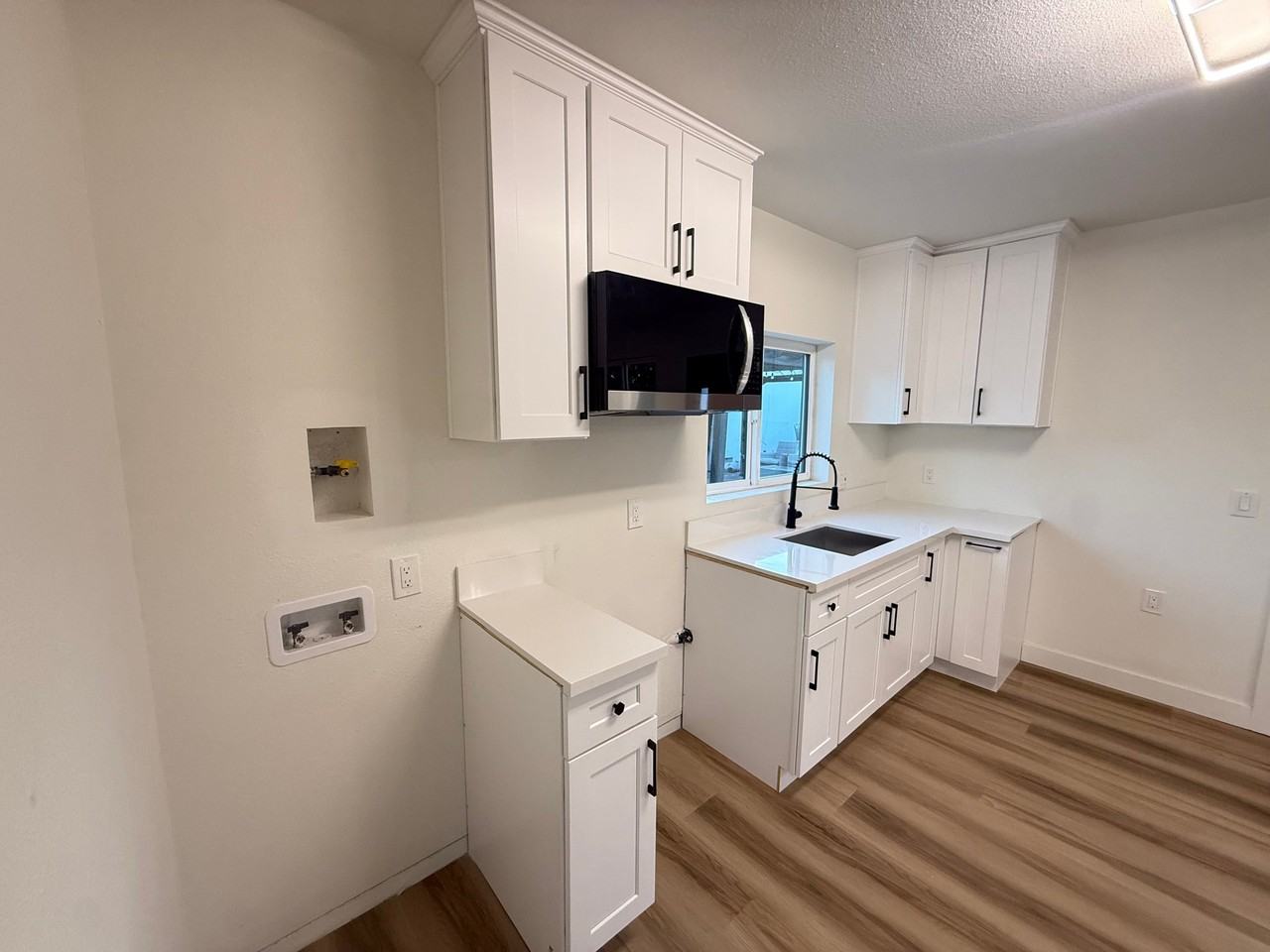 1012 W Vesta St #B - Photo 3 of 9