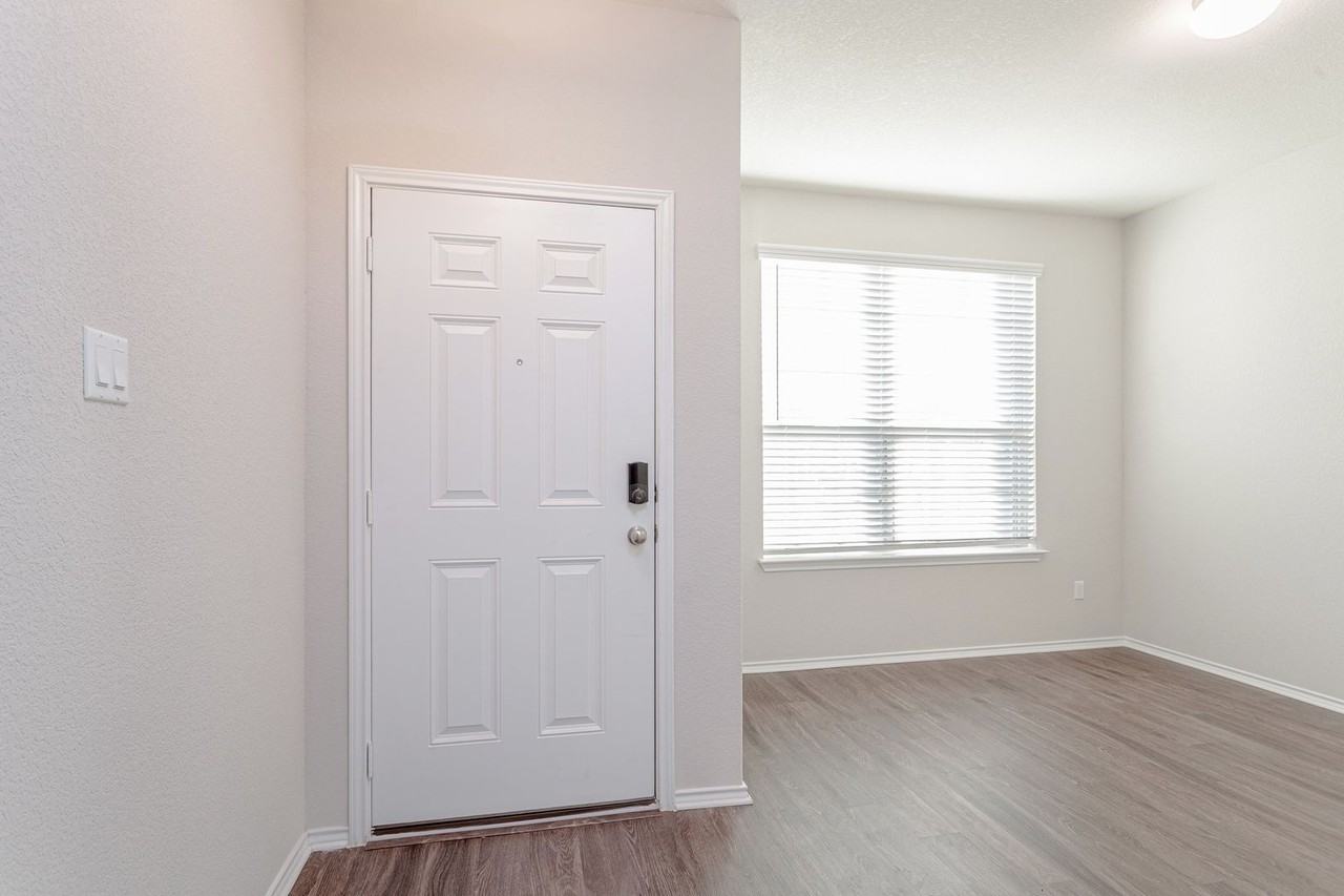 632 Reinhardt Blvd - Photo 4 of 30