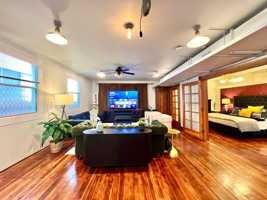 featured image of 814 Victorian Aly