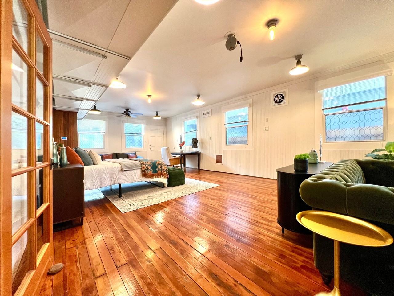 814 Victorian Aly - Photo 3 of 15