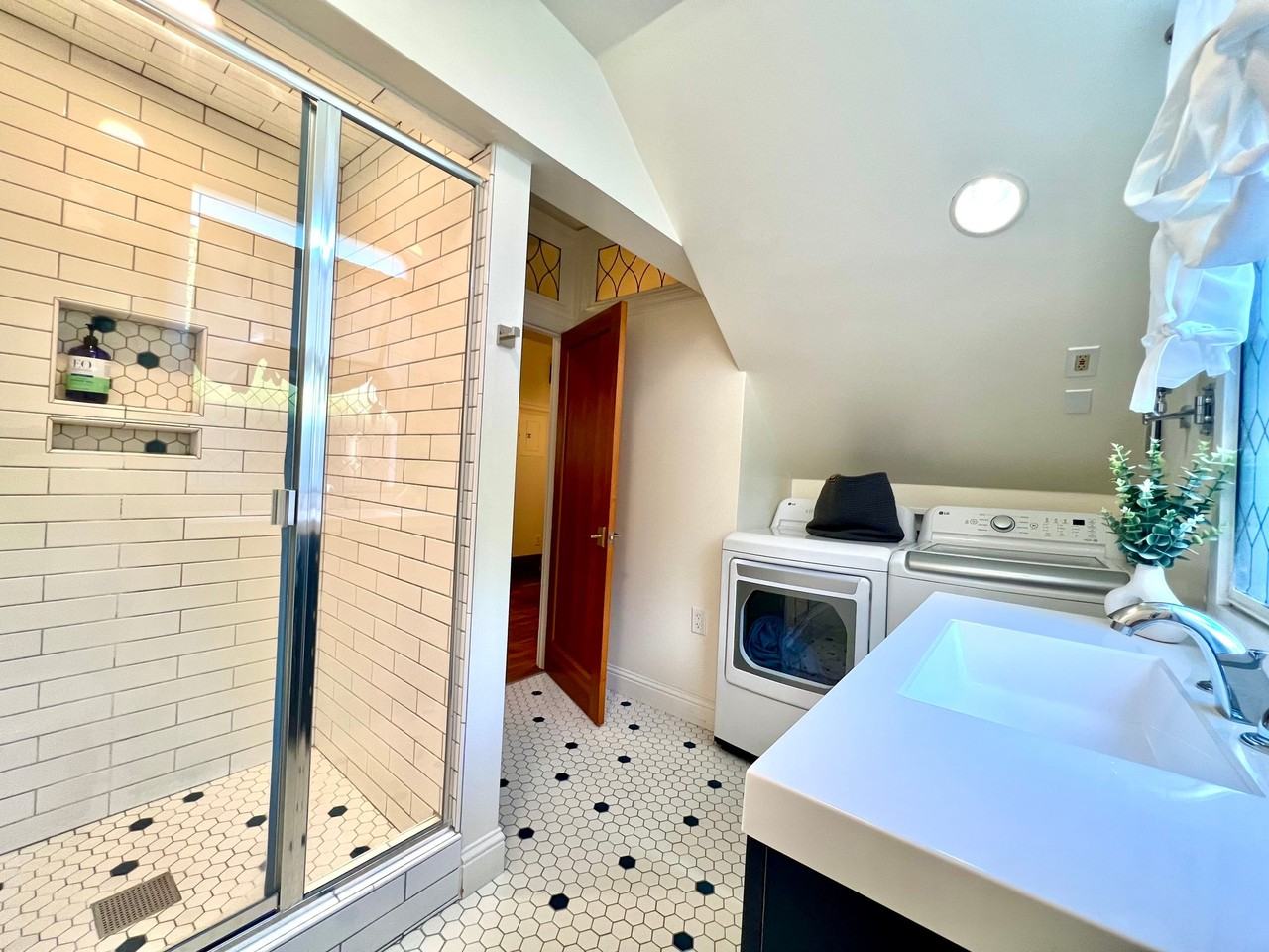 814 Victorian Aly - Photo 7 of 15