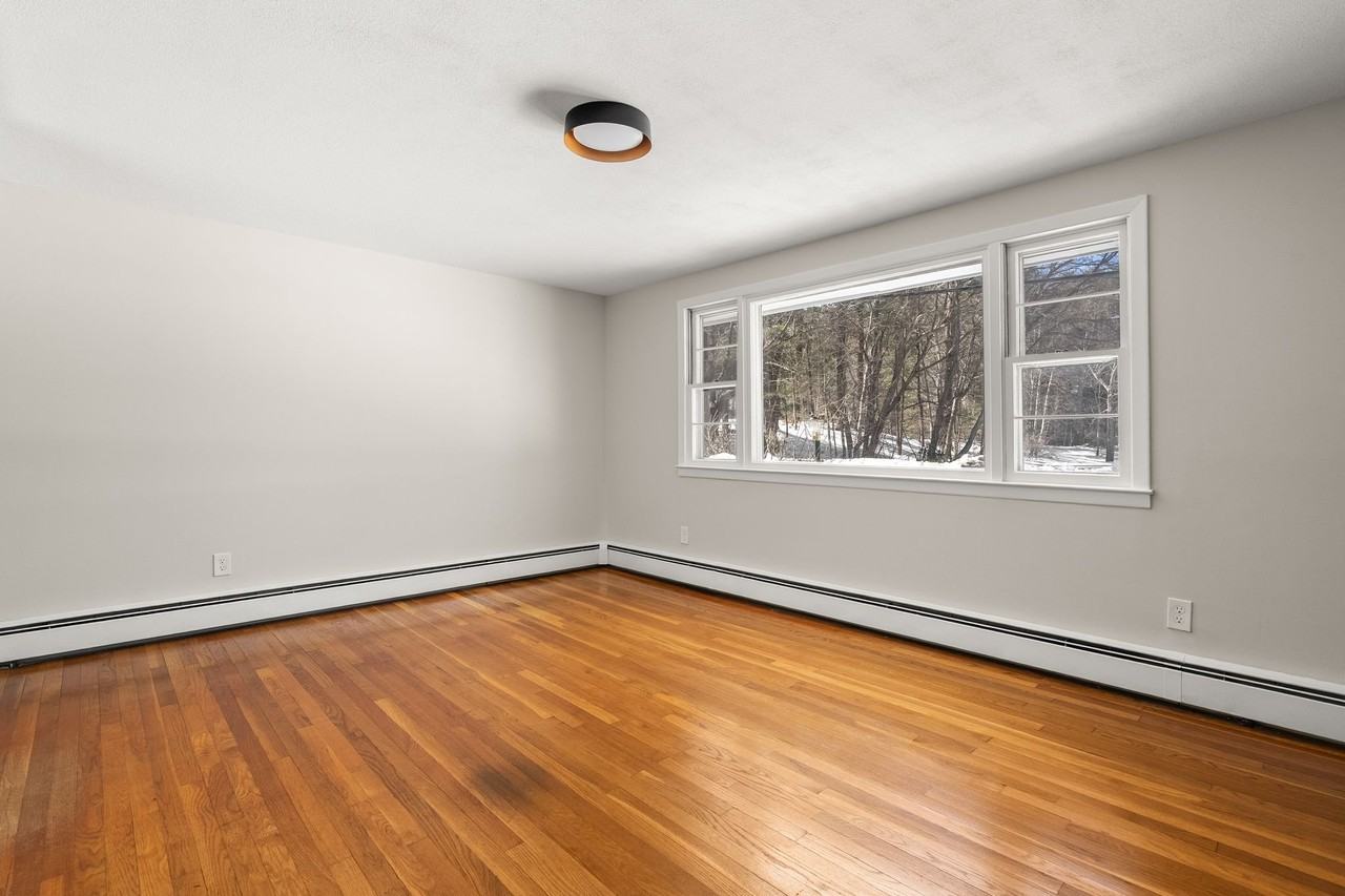 41 Scadding St - Photo 2 of 12