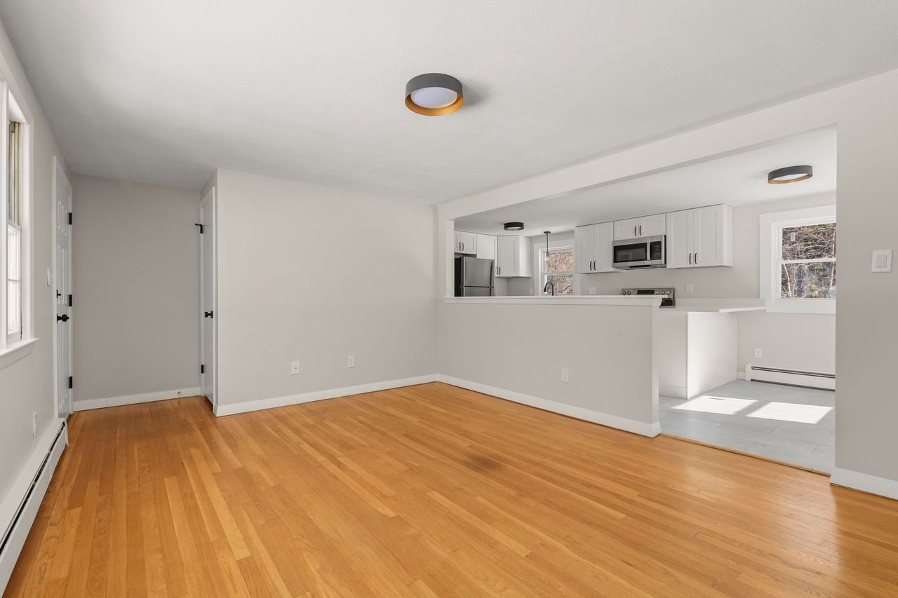 41 Scadding St - Photo 3 of 12