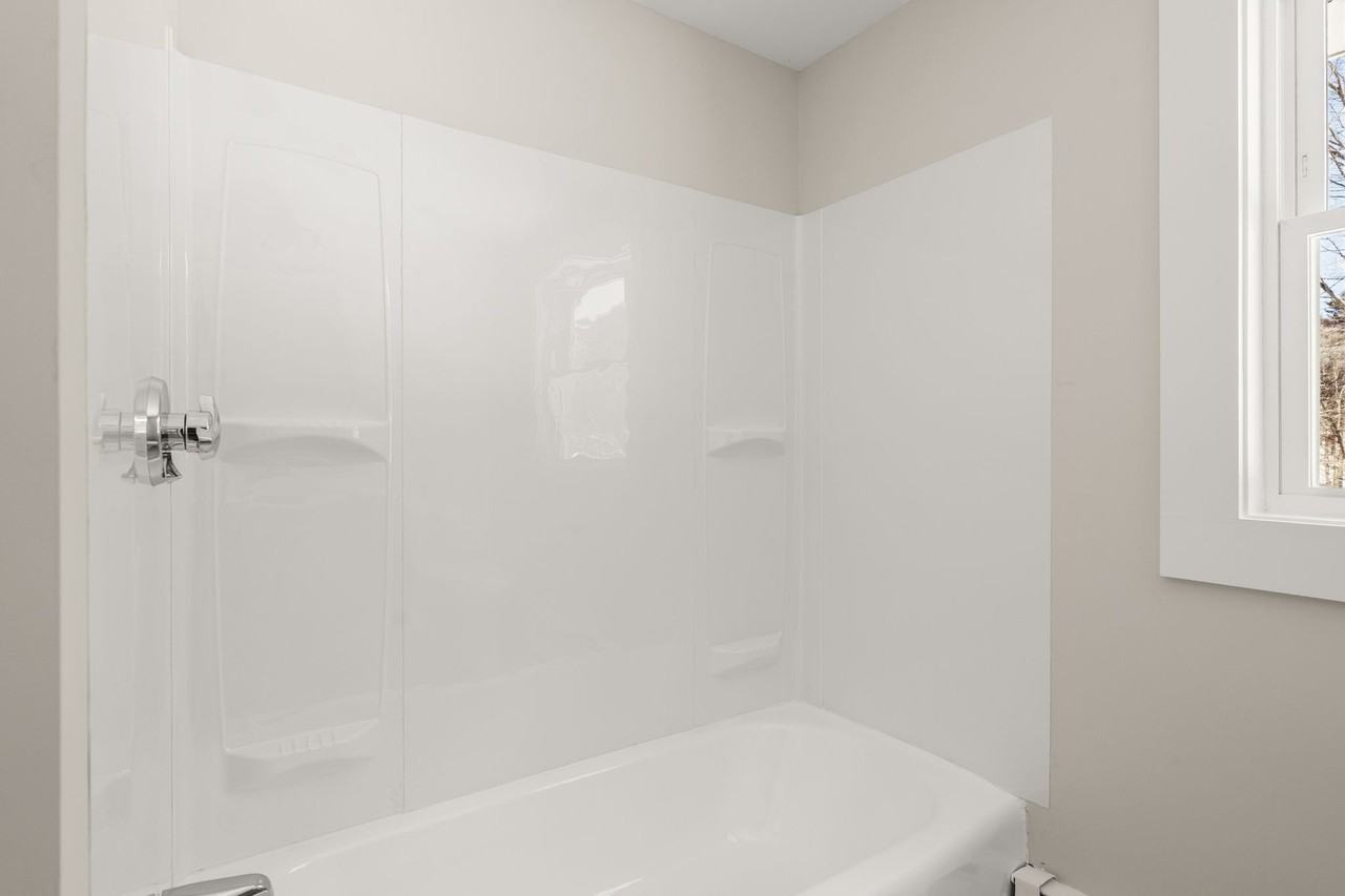 41 Scadding St - Photo 7 of 12