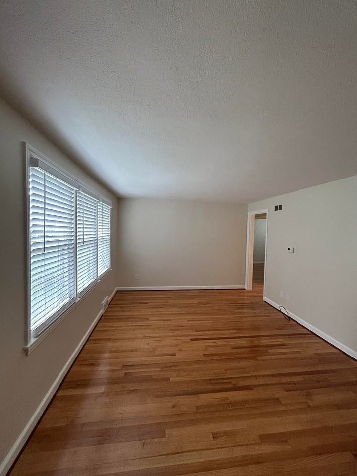 65 Mercury Ct #L1 - Photo 2 of 6