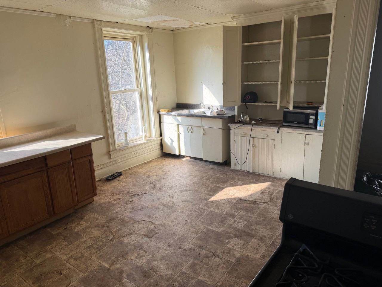 22 Pearl Ave #2ndFL - Photo 3 of 6