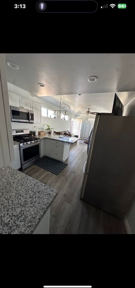 1604B Chestnut Ave - Photo 3 of 9