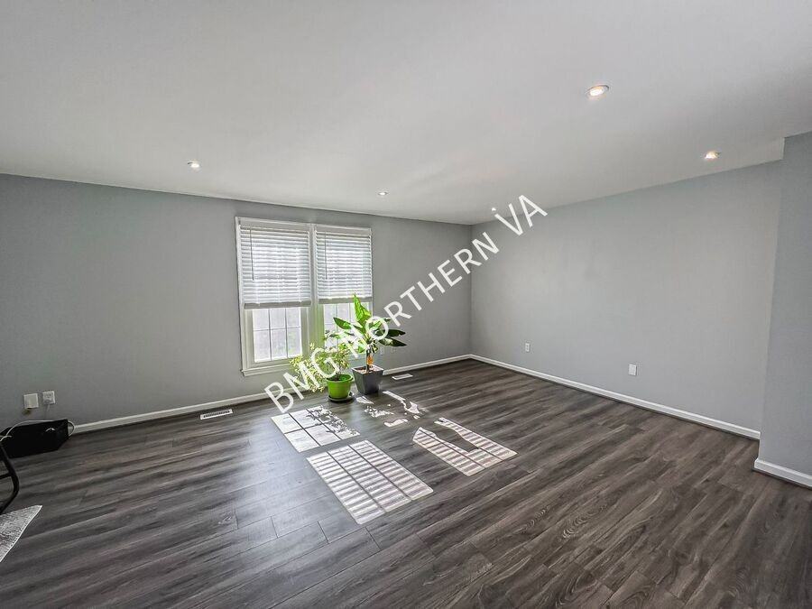 14416 Black Horse Ct - Photo 4 of 29