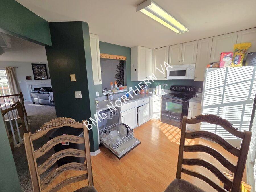 12108 Wallower Way - Photo 7 of 28