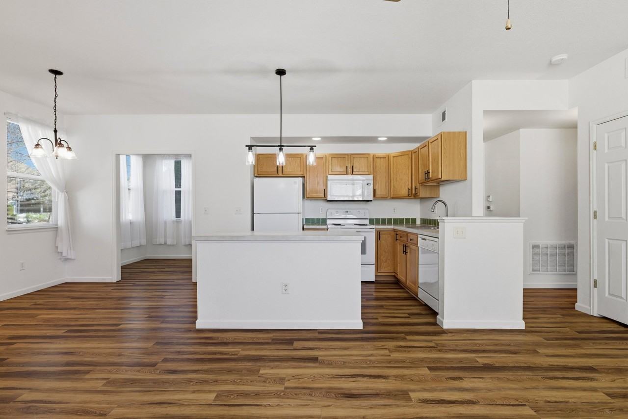 1907 Grays Peak Dr #102 - Photo 6 of 20