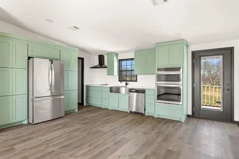 1730 Wildhorse Ln - Photo 3 of 15