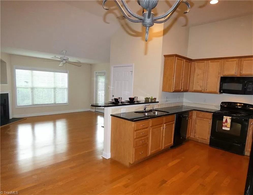 4722 Tatton Park Cir #3D - Photo 3 of 20