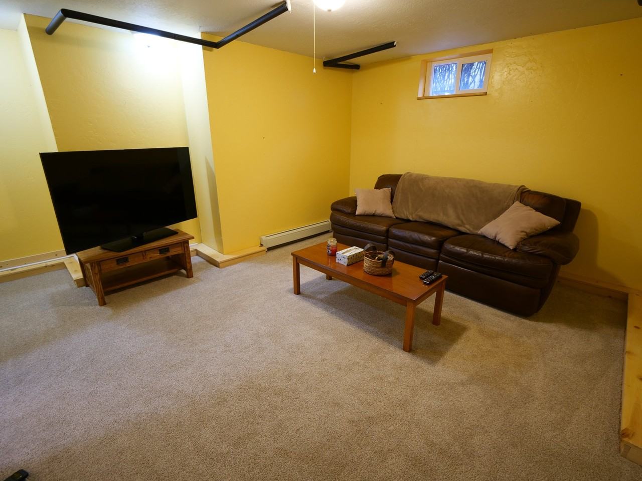 819 12th Ave - Photo 4 of 12